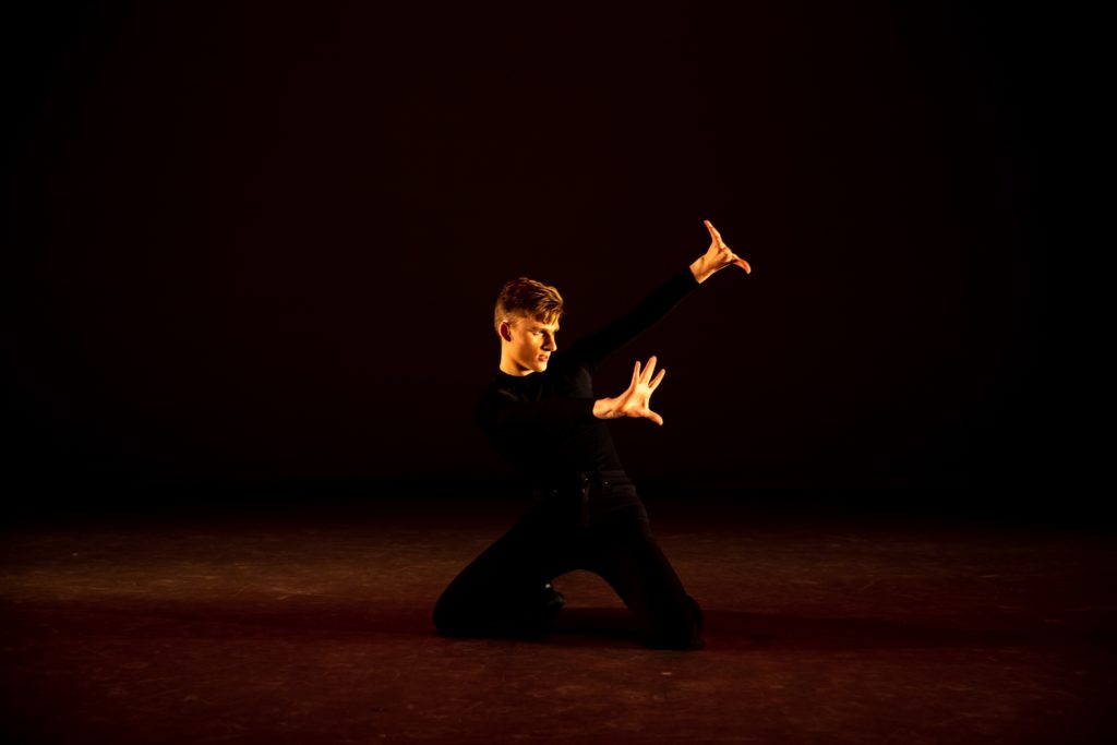 Elmhurst-Ballet-Companys-Ryan-Felix-as-Hamlet-in-The-Shakespeare-Suite